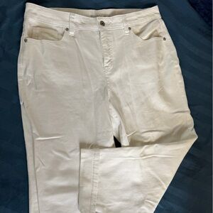 Style & Co. White Curvy Capris